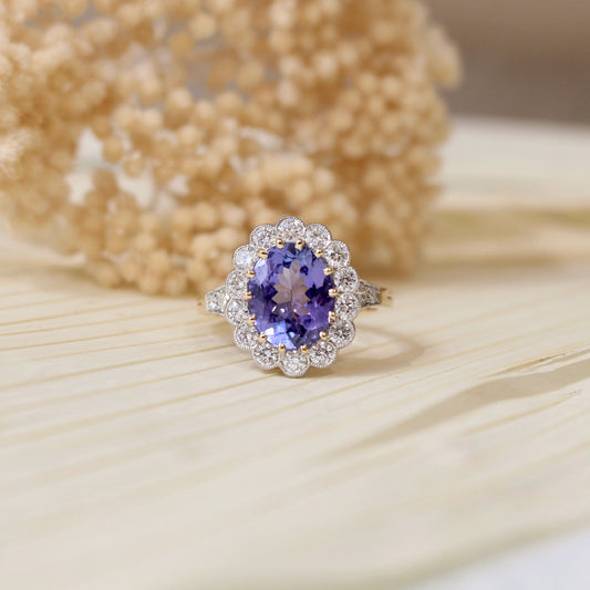 superbe bague de fiançailles-bague marguerite ornée d'une tranzanite entourée de diamants