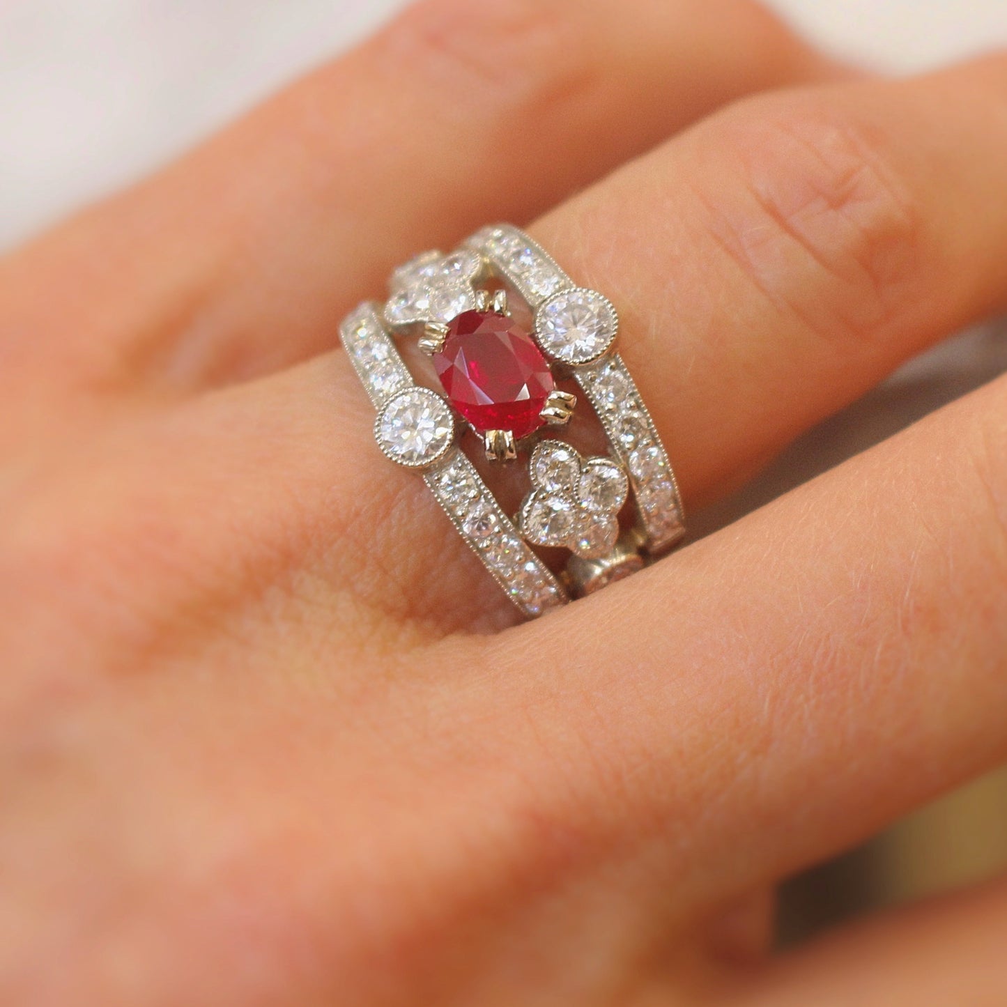 bague style empire rubis et diamants